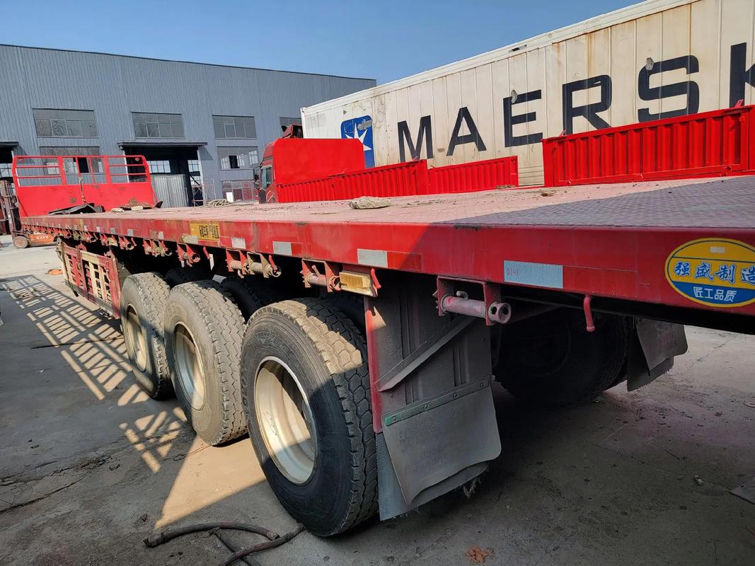 轉讓2022年5月重型平板半掛車 13米長，2.55米寬，手續齊全